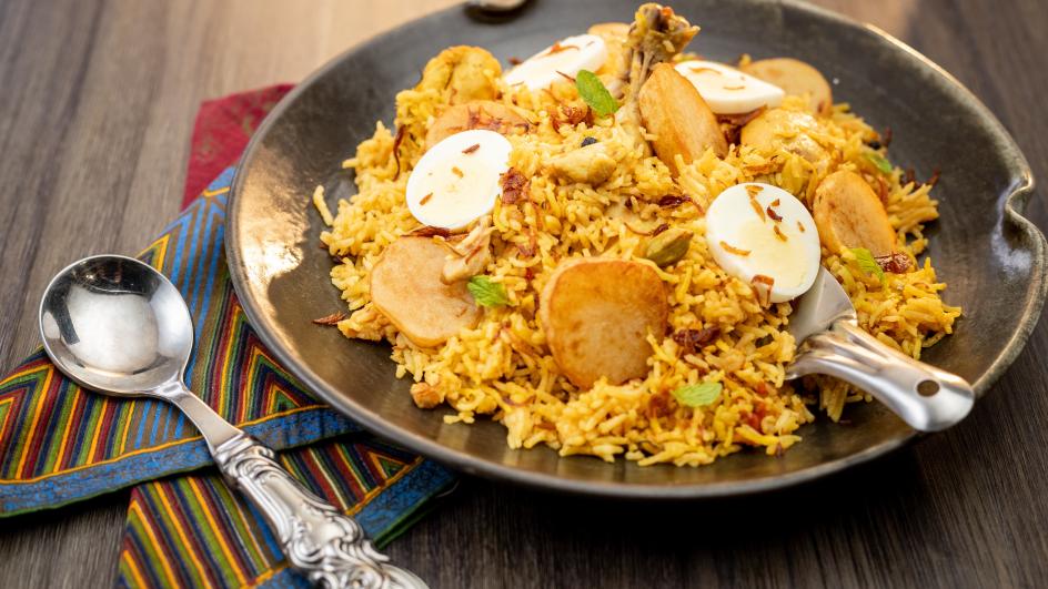 Kolkata Style Chicken Biryani Recipe