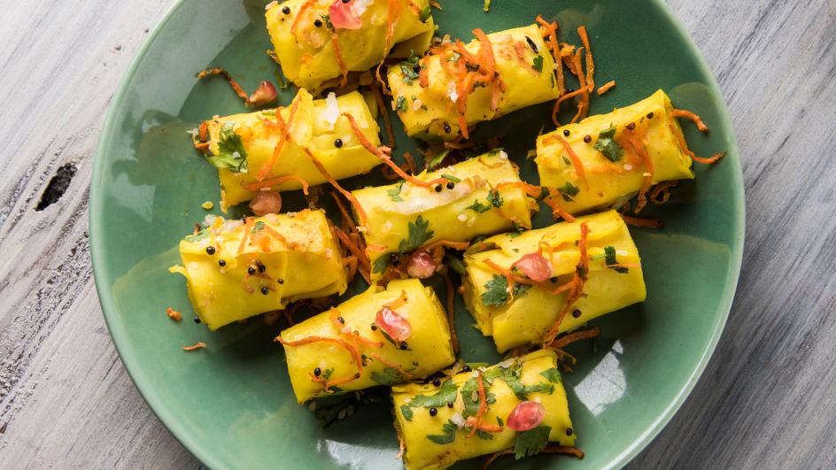 Khandvi With Sprouts Filling Recipe (Diabetic Friendly)