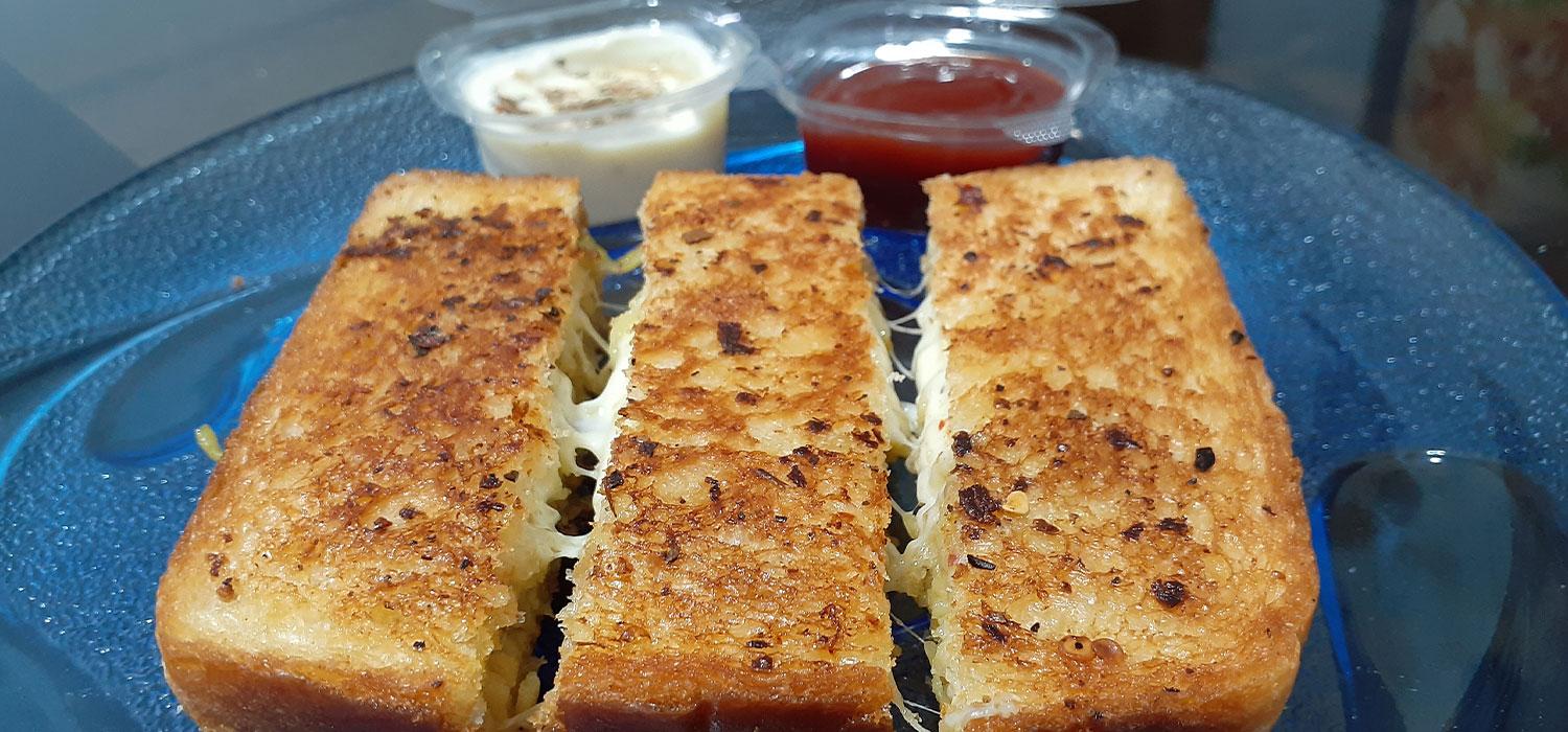 Cheesy Maggi Garlic Bread Sticks Recipe