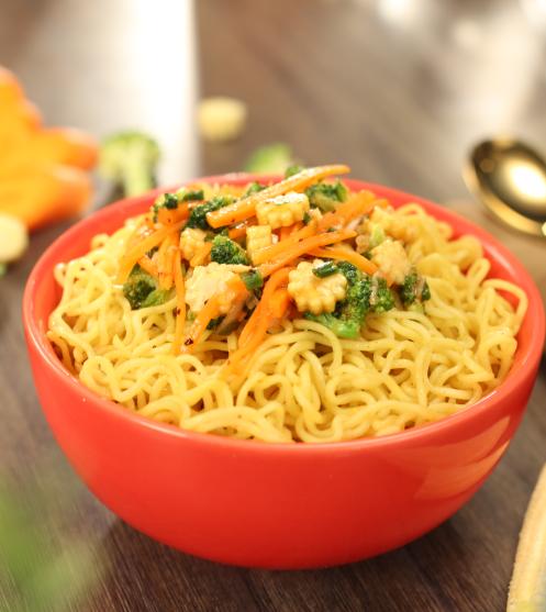 Sweet & Sour Veggie MAGGI Noodles-Plating