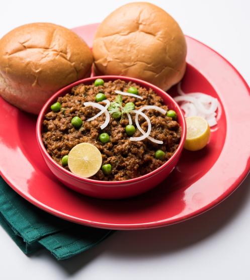 Soya Keema Matar Pav Recipe-Plating